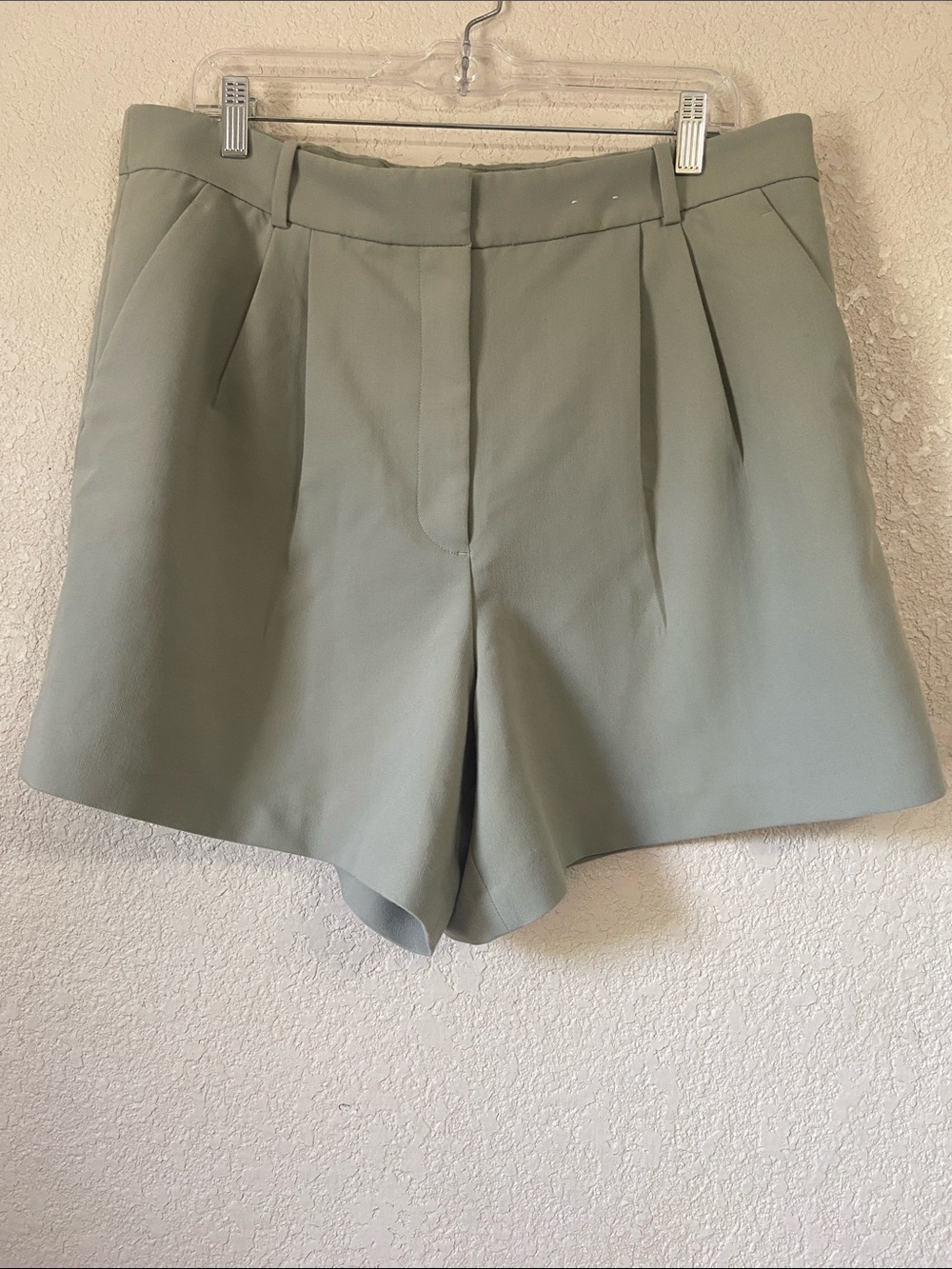 Abercrombie & Fitch Pleated Front Shorts - Sage
